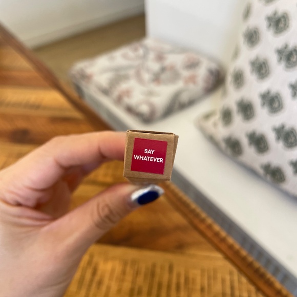 GXVE BY GWEN STEFANI Pout to Get Real Clean Overlining Lip Liner in Say Whatever - Picture 6 of 6